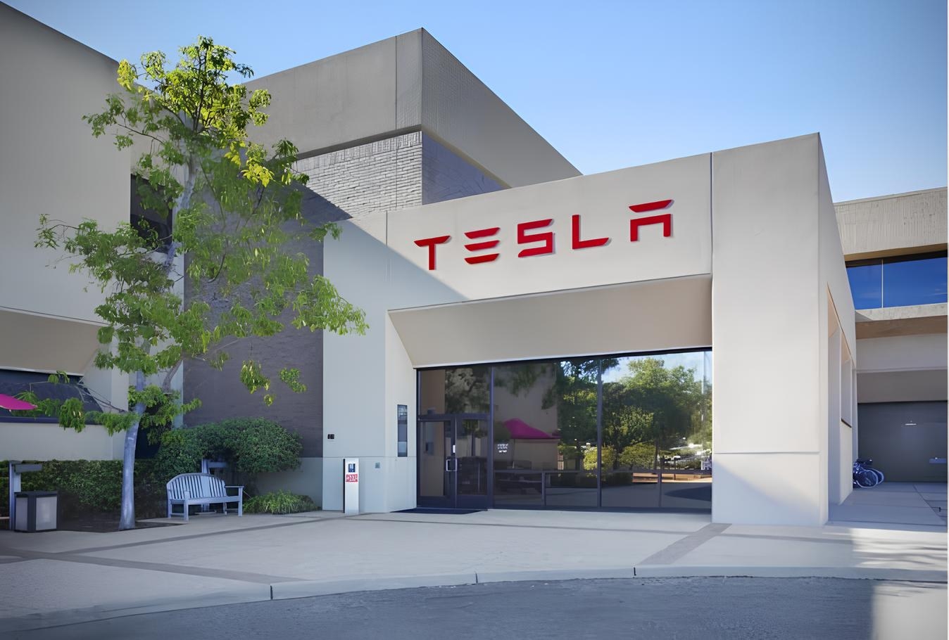 Elon Musk Umumkan Rencana Peluncuran Tesla Robotaxi pada 8 Agustus