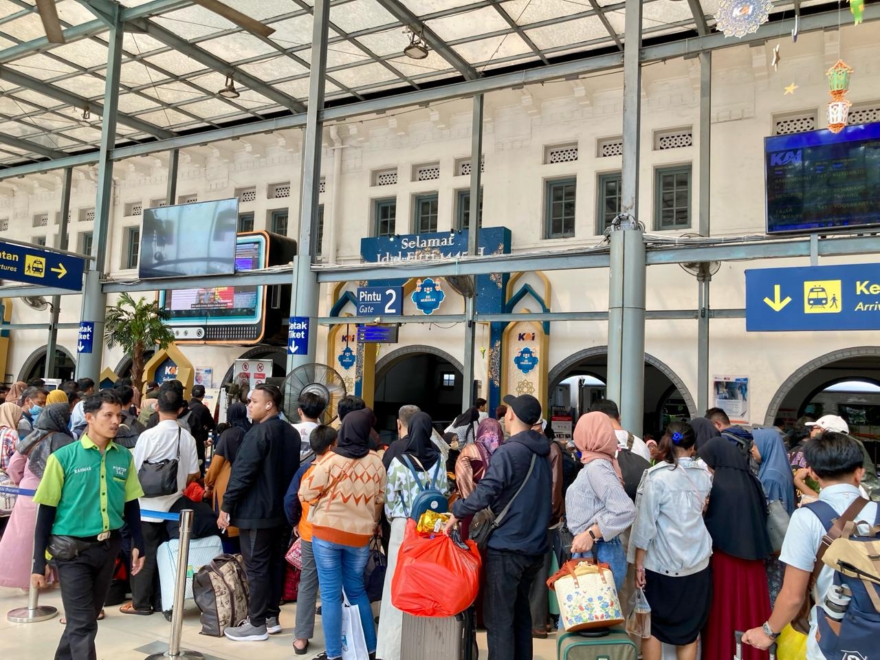 H+1 Lebaran, KAI Pastikan Tiket Kereta Masih Tersedia