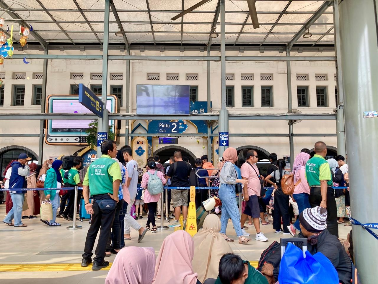 Puncak Arus Balik 14 April, 47 Ribu Lebih Penumpang KA Tiba di Jakarta