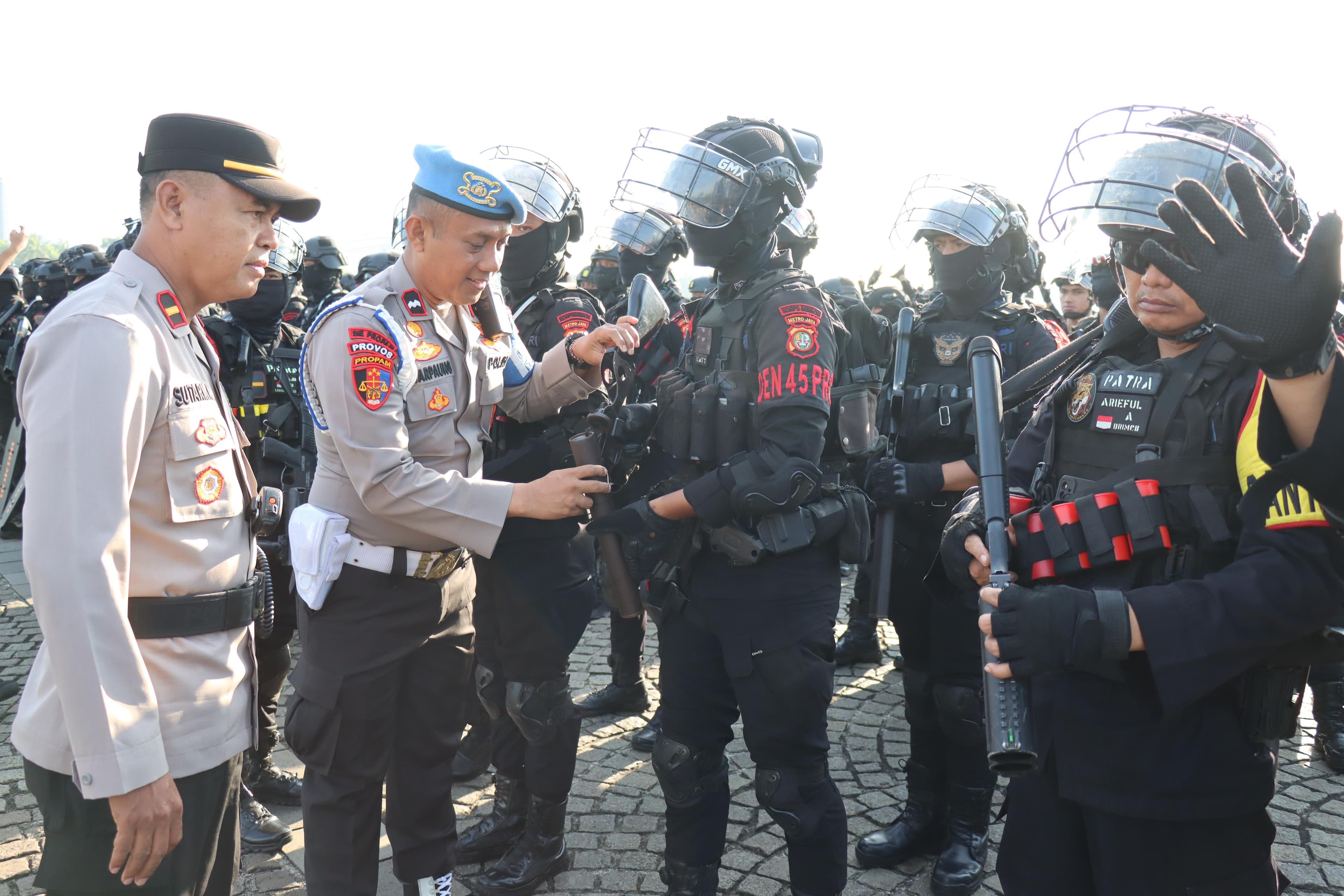 Kapolres Jakarta Pusat Larang Bawa Senjata Api maupun Sangkur Saat Pengamanan di MK
