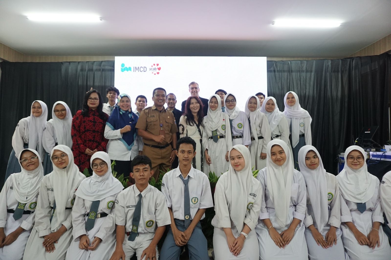 IMCD Indonesia Meluncurkan Program CSR Green Smart Leaders bersama YCAB Foundation