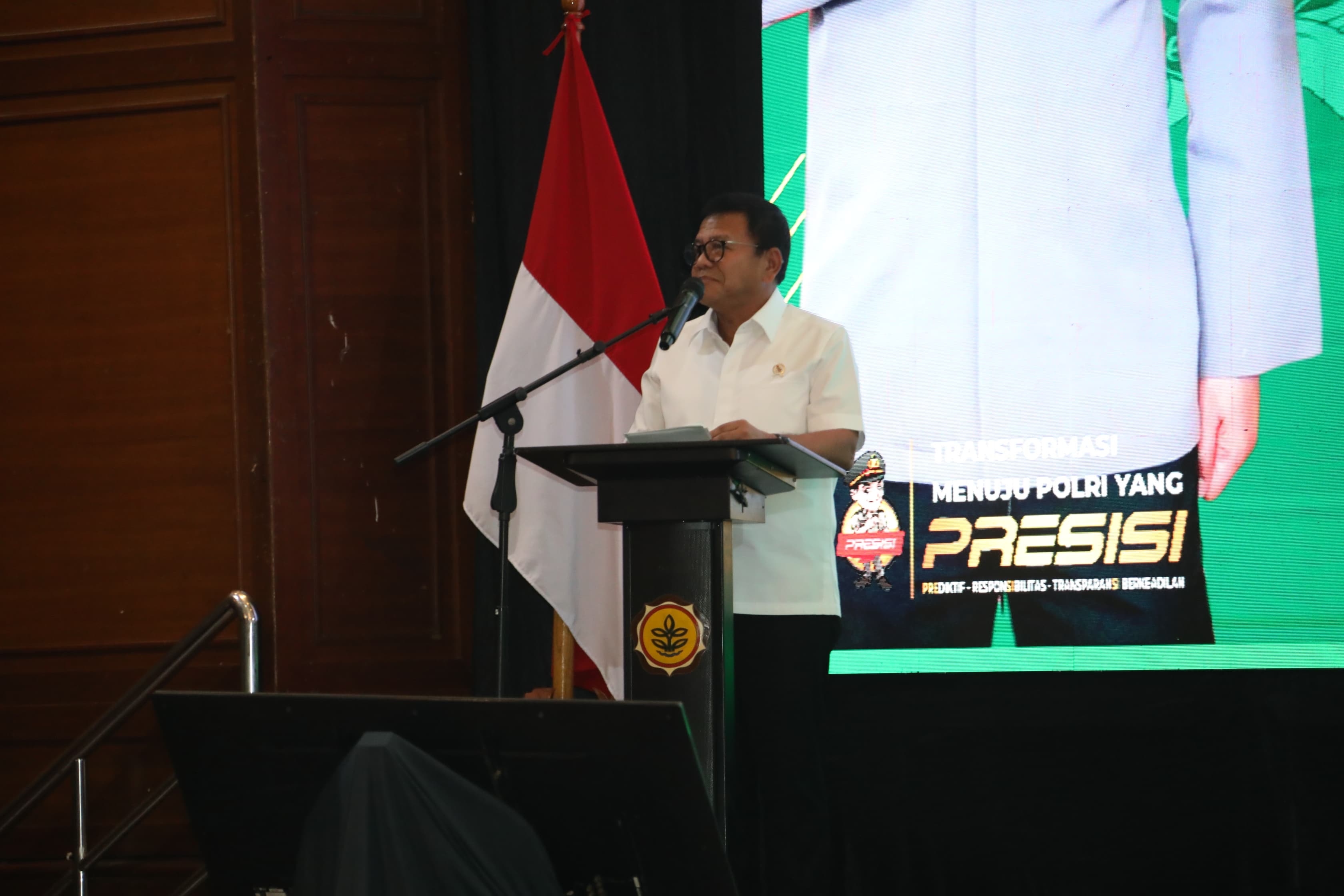 Urusan Pangan Jadi Atensi Khusus Prabowo Subianto, Wamenhan: Kerja Mentan Amran Luar Biasa