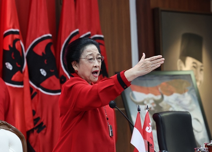 Sambil Menangis, Megawati Berterima Kasih kepada Kader PDIP Atas Kemenangan di Pileg 2024