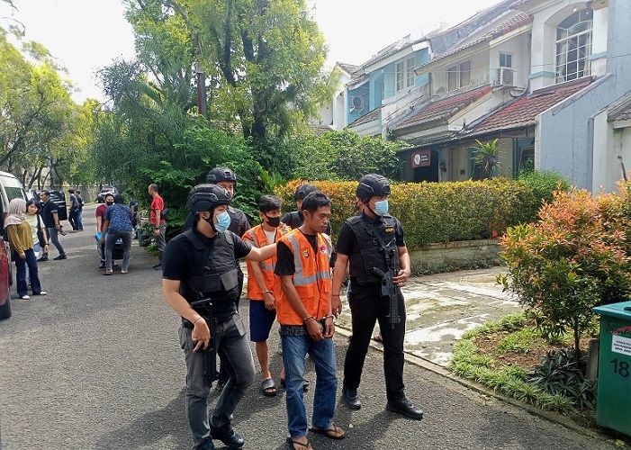 Berawal dari Paket Ojol, Polda Metro Jaya Bongkar Home Industry Tembakau Sintetis di Sentul