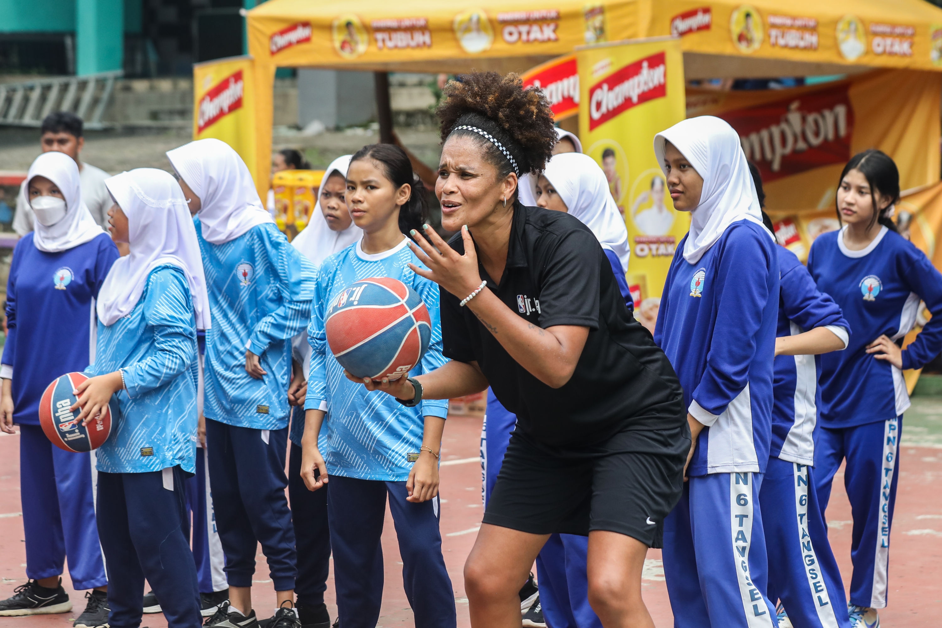 Apakah Menurut Anda Implementasi Keadilan Antar Generasi Dapat Menjadi Solusi Atas Permasalahan Diatas? Berikan Argumentasi Mengapa Implementasi...