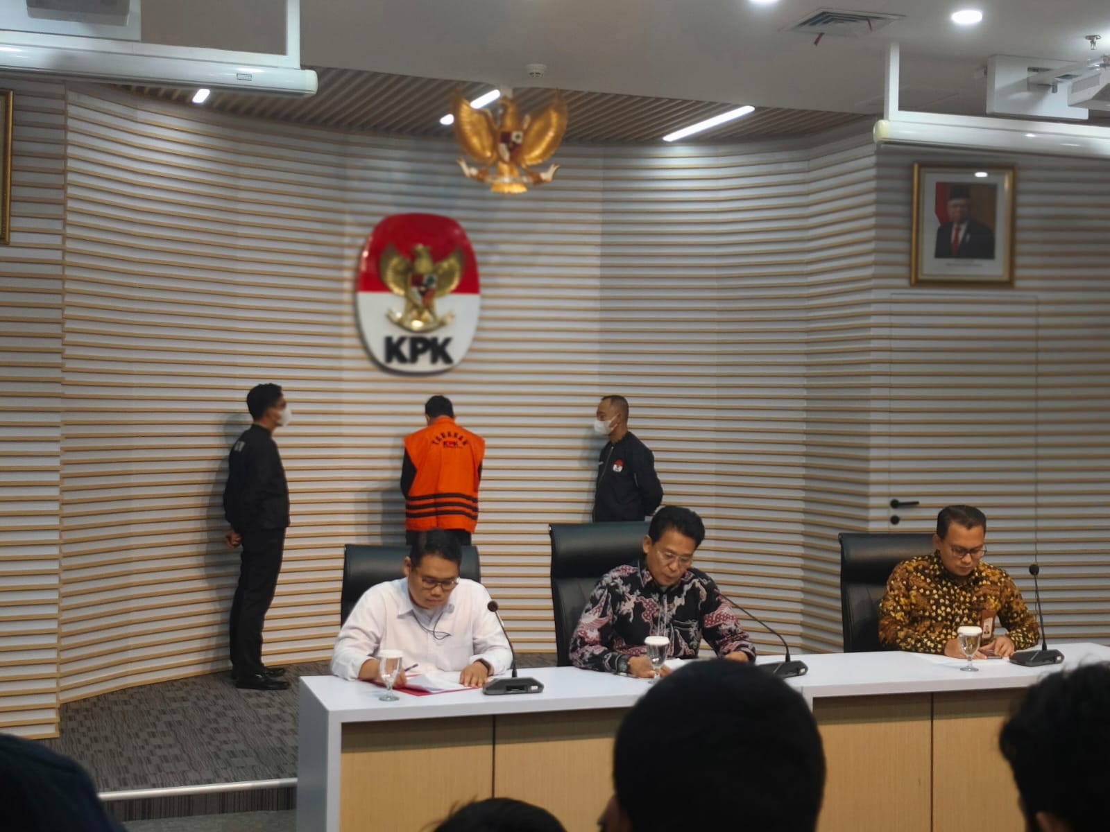 KPK Tahan Bupati Sidoarjo Gus Muhdlor Usai Jalani Pemeriksaan