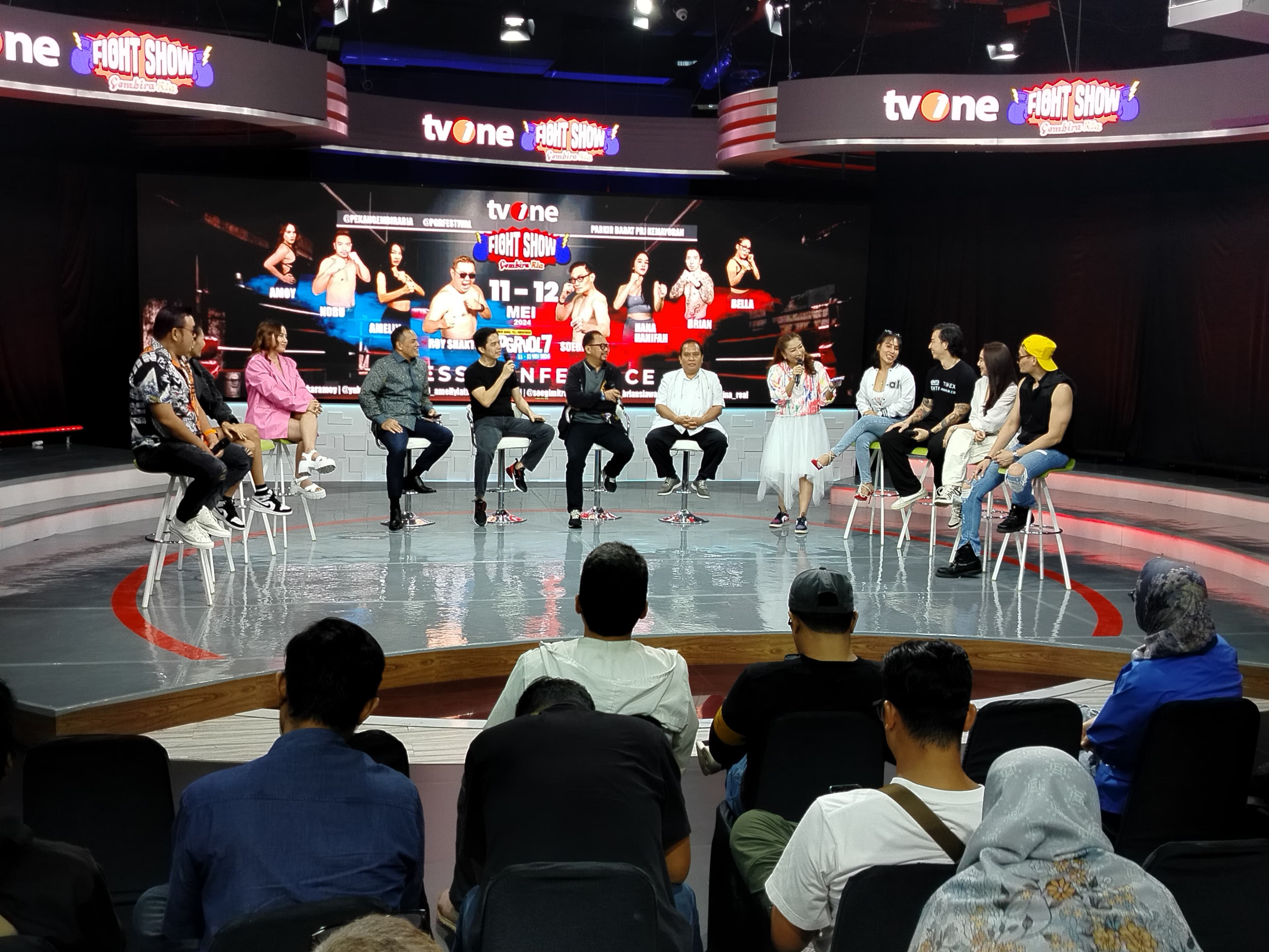 Konser Tinju: Duel 8 Selebritis di Tengah Konser Koploday