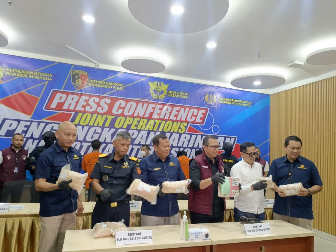Bea Cukai dan Polri Gagalkan Penyelundupan 20 Ribu Butir Narkotika