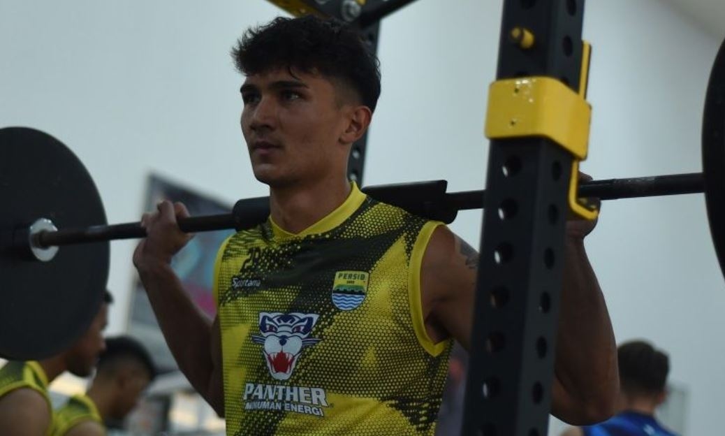 Terkesan Dukungan Bobotoh, Kiper Persib Bandung Asal Filipina Siap Tempur Lawan Bali United