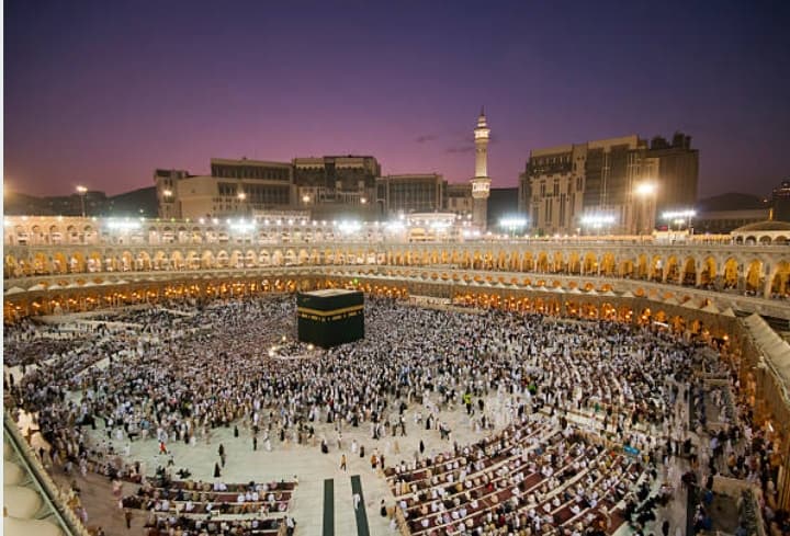5 Ayat Al-Quran tentang Ibadah Haji, Salah Satunya Jelaskan tentang Eksistensi Ka'bah sebagai Rumah Allah