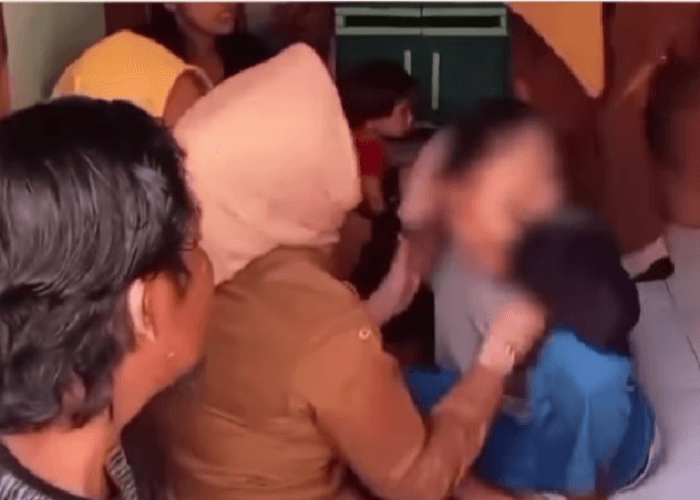 Viral Bocah SD di Cirebon Diduga Depresi Usai Ponsel Hasil Beli Sendiri Dijual Ibunya, Netizen: Dia Sedih, Bukan Kecanduan!