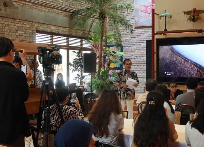 Angklung Interaktif Bersama Para Jurnalis RRT Warnai Media Gathering Kabar Terkini dari Indonesia