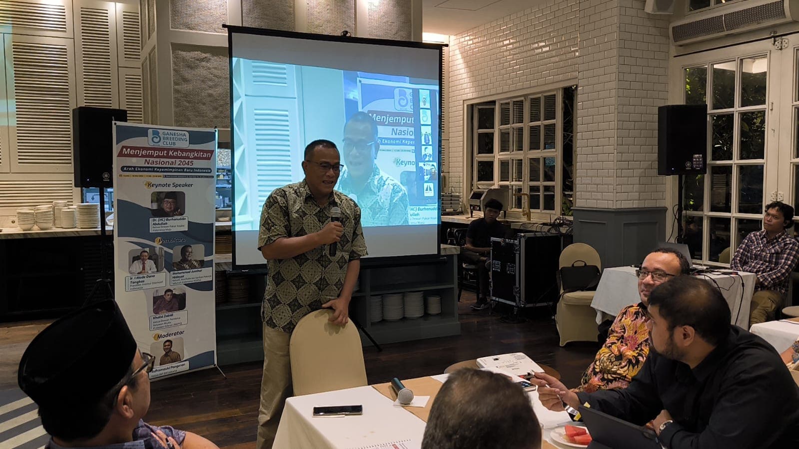 Prabowo-Gibran Fokus ke Persoalan Ekonomi Demi Persiapkan Indonesia Emas 2045