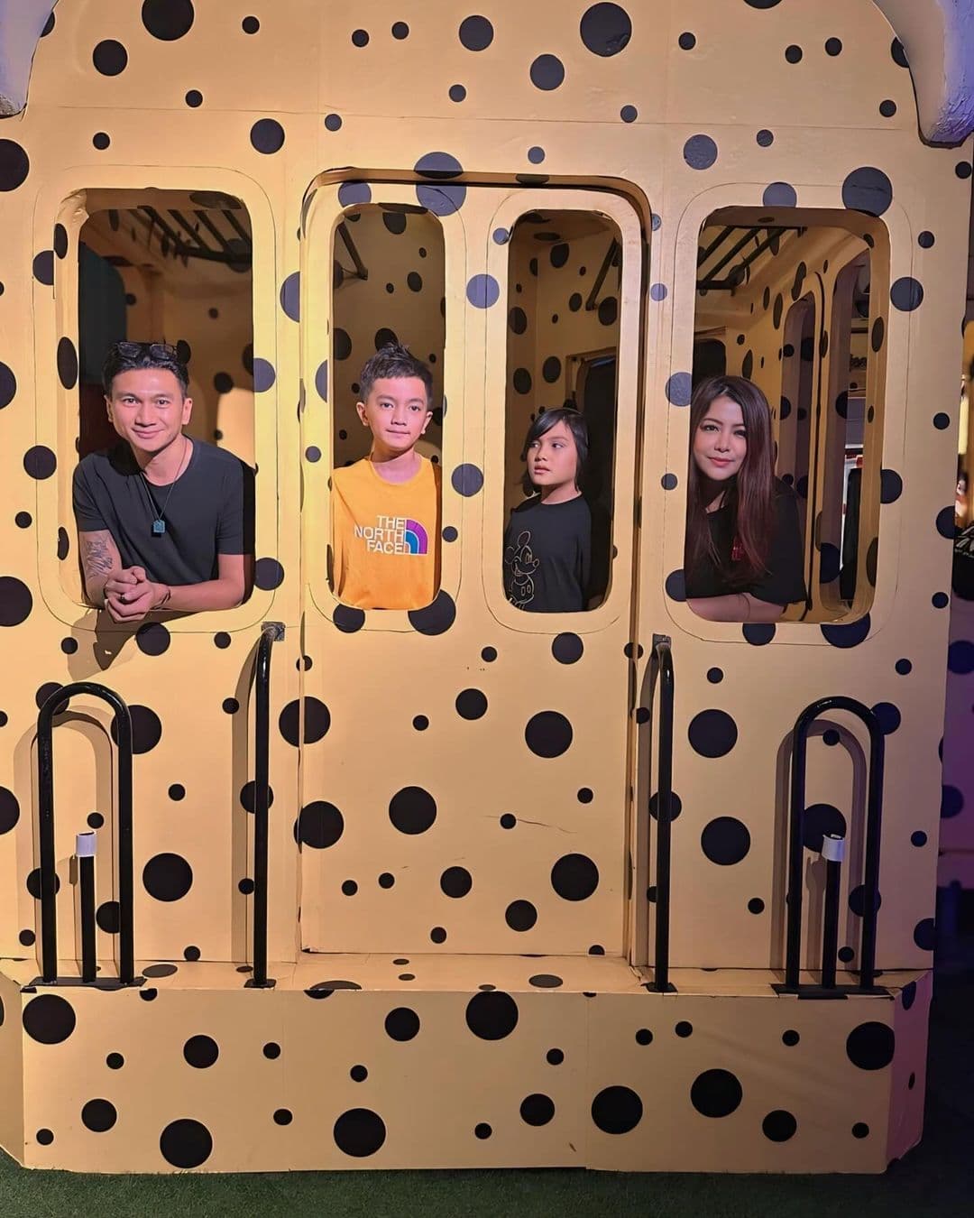 Wina Natalia Berhak Atas Hak Asuh Kedua Anaknya