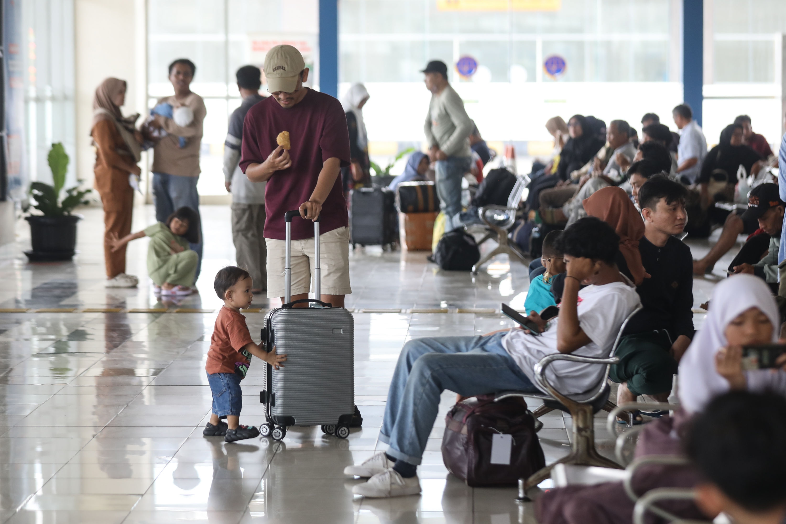 Libur Nataru, 15.620 Orang Tinggalkan Jakarta Lewat Terminal Pulo Gebang
