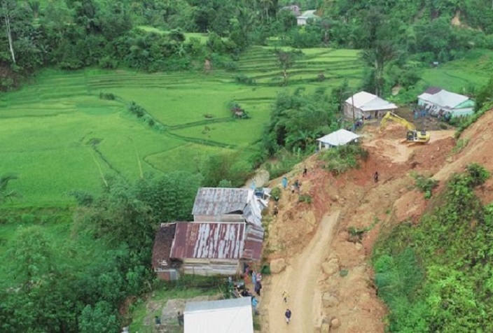 Tanggap Darurat Tanah Longsor di Kabupaten Mamasa, 1.270 Orang Mengungsi