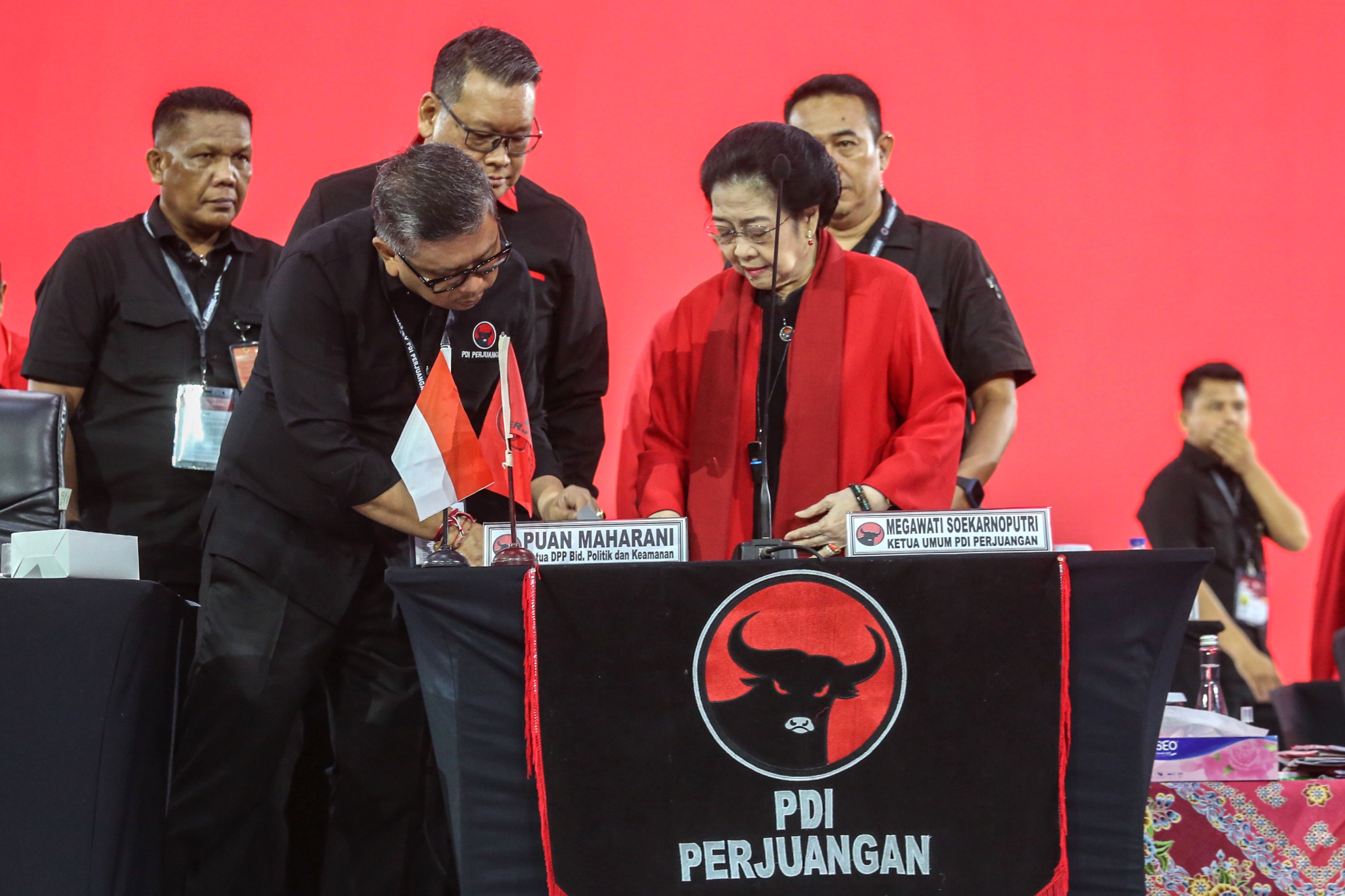 Megawati Minta Hasto Taat Hukum atas Kasus Dugaan Penyebaran Berita Bohong