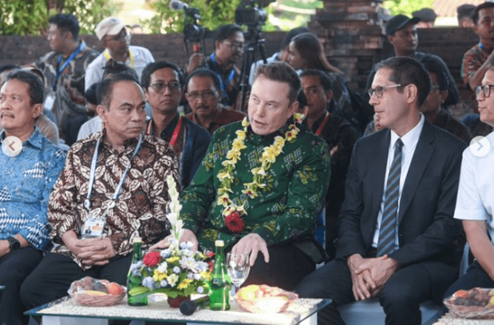 Menkominfo Tanggapi Kritik Warganet Soal Foto Bersama Elon Musk