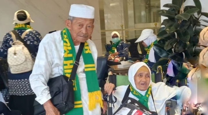 Berangkat Haji Berkat Jualan Pisang sejak 1986, Ahmad Subianto Dikenal Gigih Meski Harus Ontel Sepeda saat Menjajakan Dagangannya
