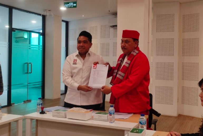 Serahkan Berkas Persyaratan ke PSI, Marsda TNI Ahmad Sadjili Maju Pilkada Jakarta 2024