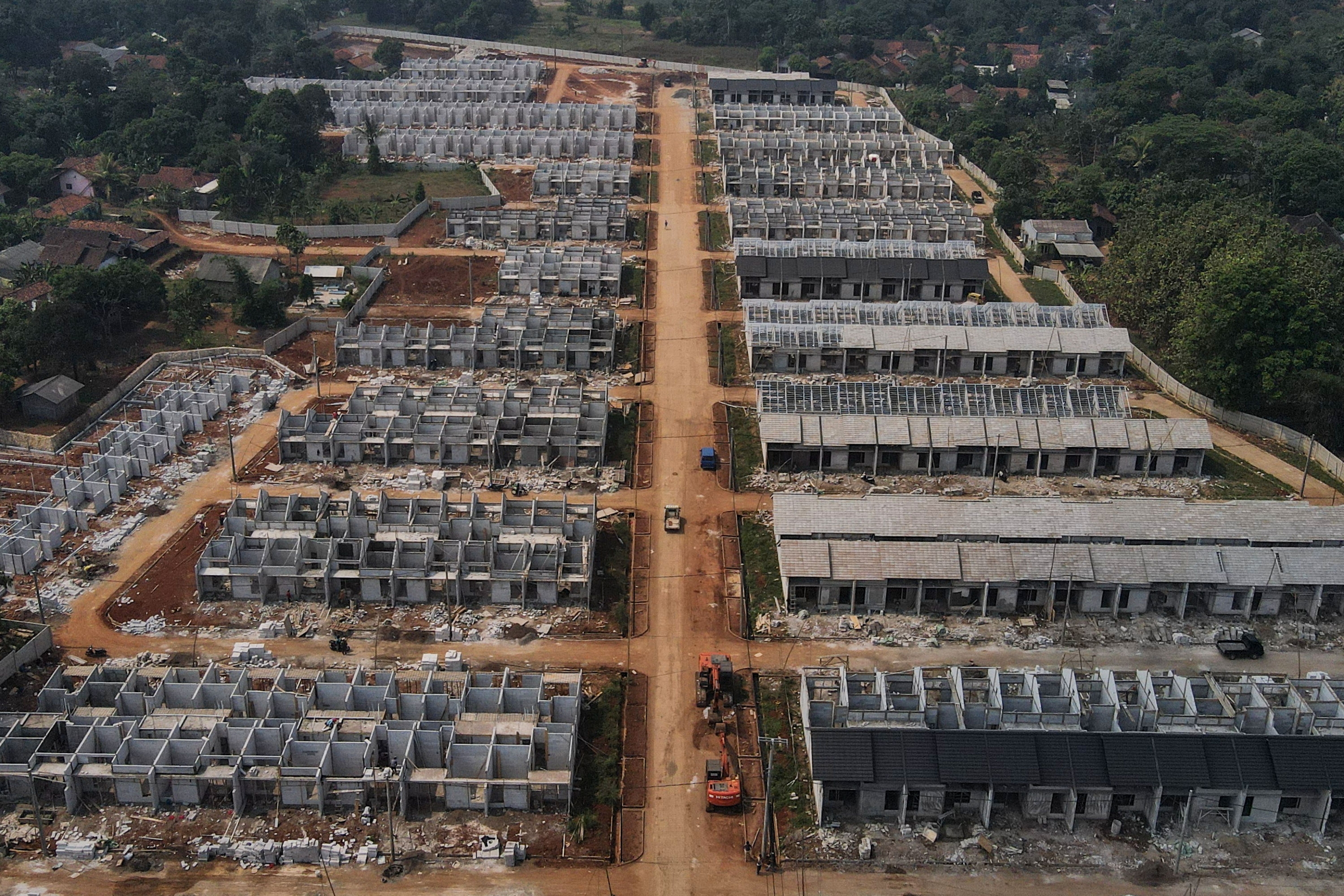 Tapera, Madu Atau Racun?