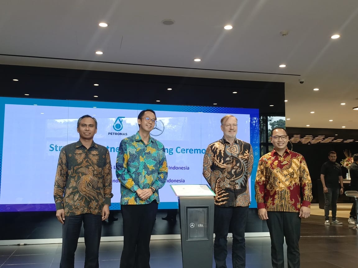 Gandeng Petronas Lubricants, Mercedes Benz Kedepankan Performa Mesin