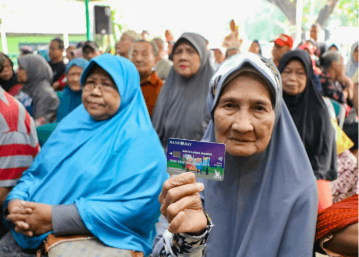 Tak Bisa Sembarangan! Ternyata Ini Syarat Penerimaan Kartu Lansia Jakarta 2024