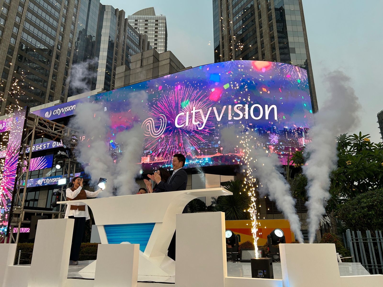 Maksimalkan Visibilitas, City Vision Hadirkan LED Ikonik di Gedung Bursa Efek Indonesia