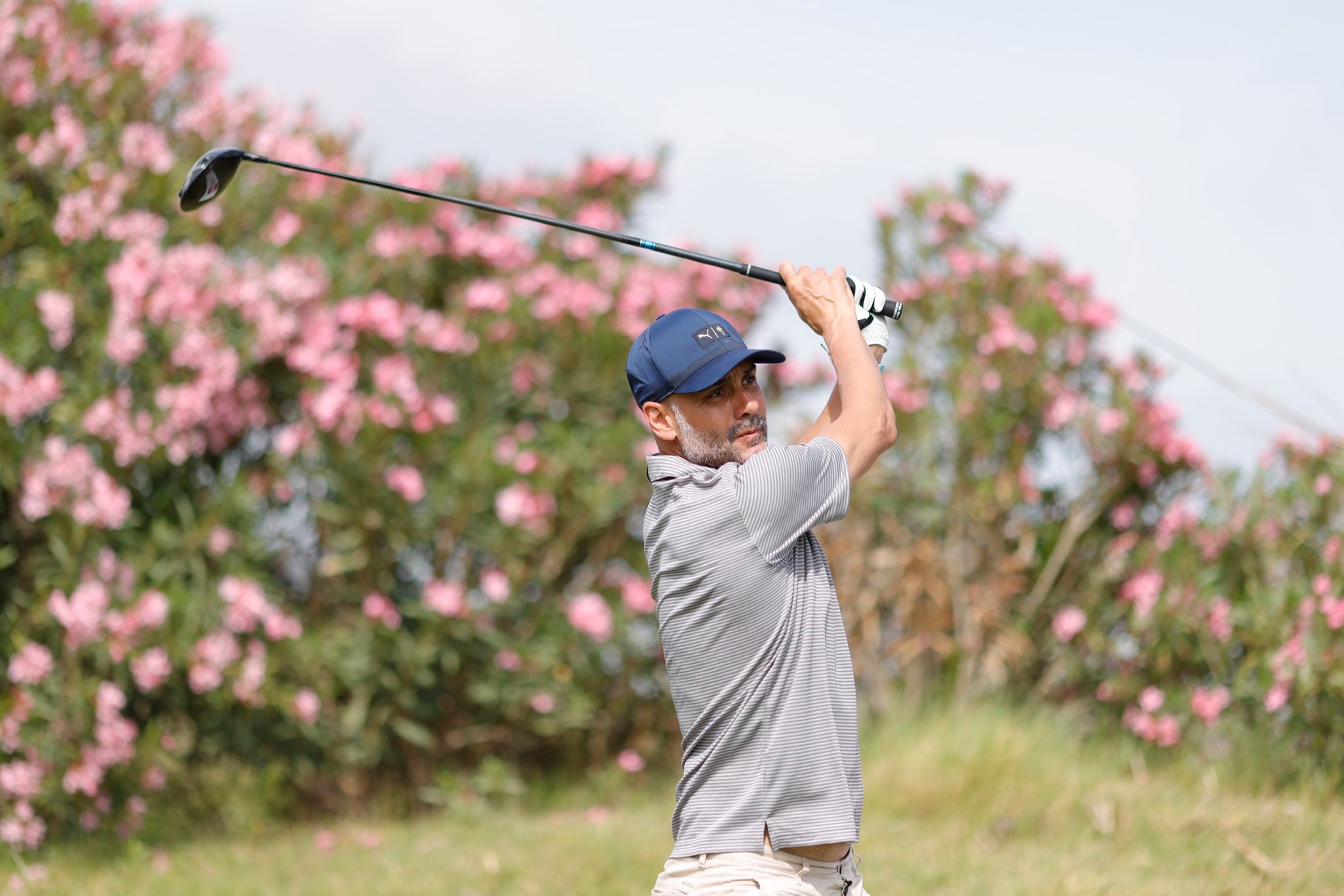 Sebut Ruang Ganti Barcelona Paling Rumit, Ini Pesan Pep Guardiola untuk Hansi Flick