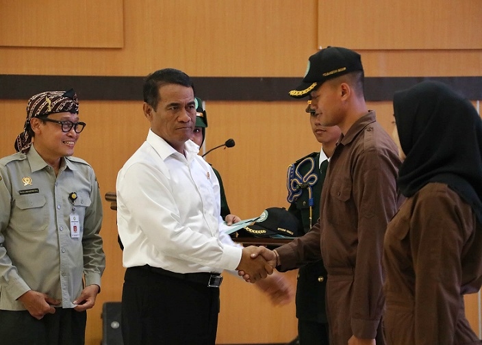 Mentan Lepas Ribuan Mahasiswa Polbangtan, Kawal Program Pertanian