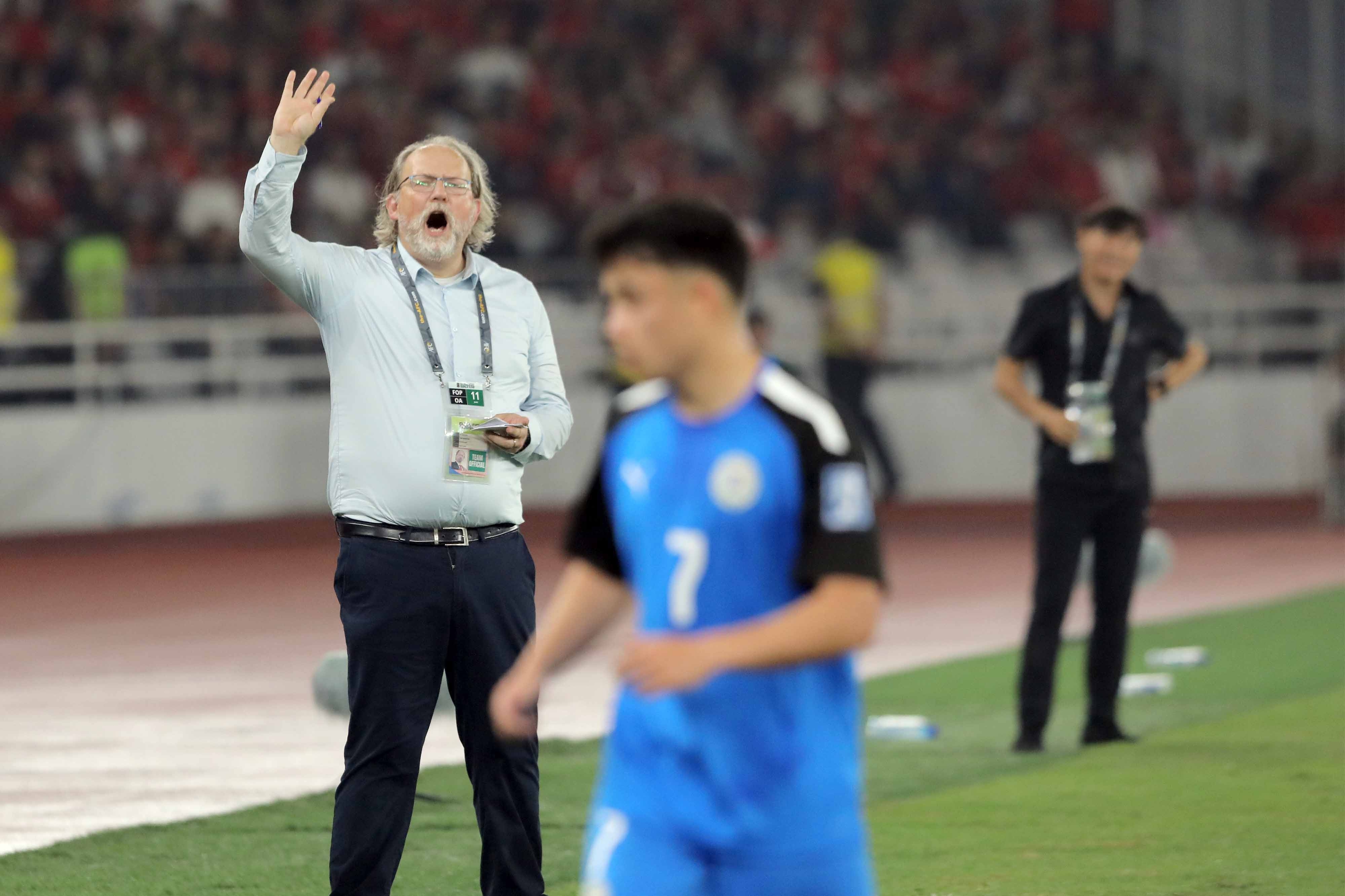 Ogah Salahkan Kualitas Lapangan, Pelatih Filipina Sebut GBK Bukan San Siro