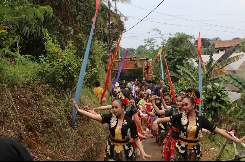 Mahasiswa Institut Komunikasi dan Bisnis LSPR Kenalkan Keberagaman Budaya Kampung Seni Edas Bogor Lewat “Pesta Edas”