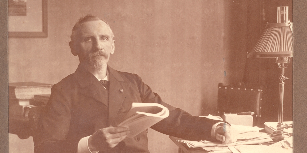 Mengenal Snouck Hurgronje dan Upaya Memisahkan Islam dari Politik