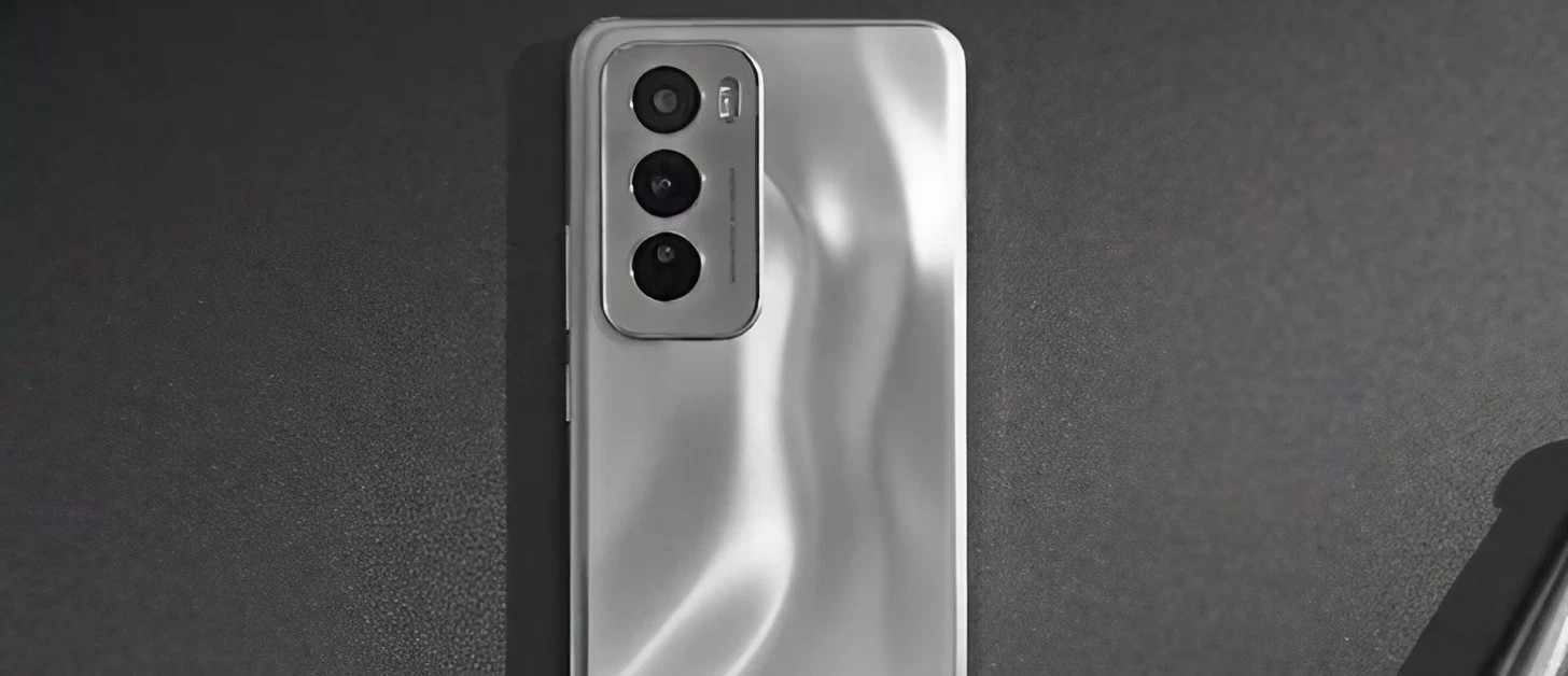 Oppo Segera Lakukan Peluncuran Global Reno12 dengan Model Baru Astral Silver