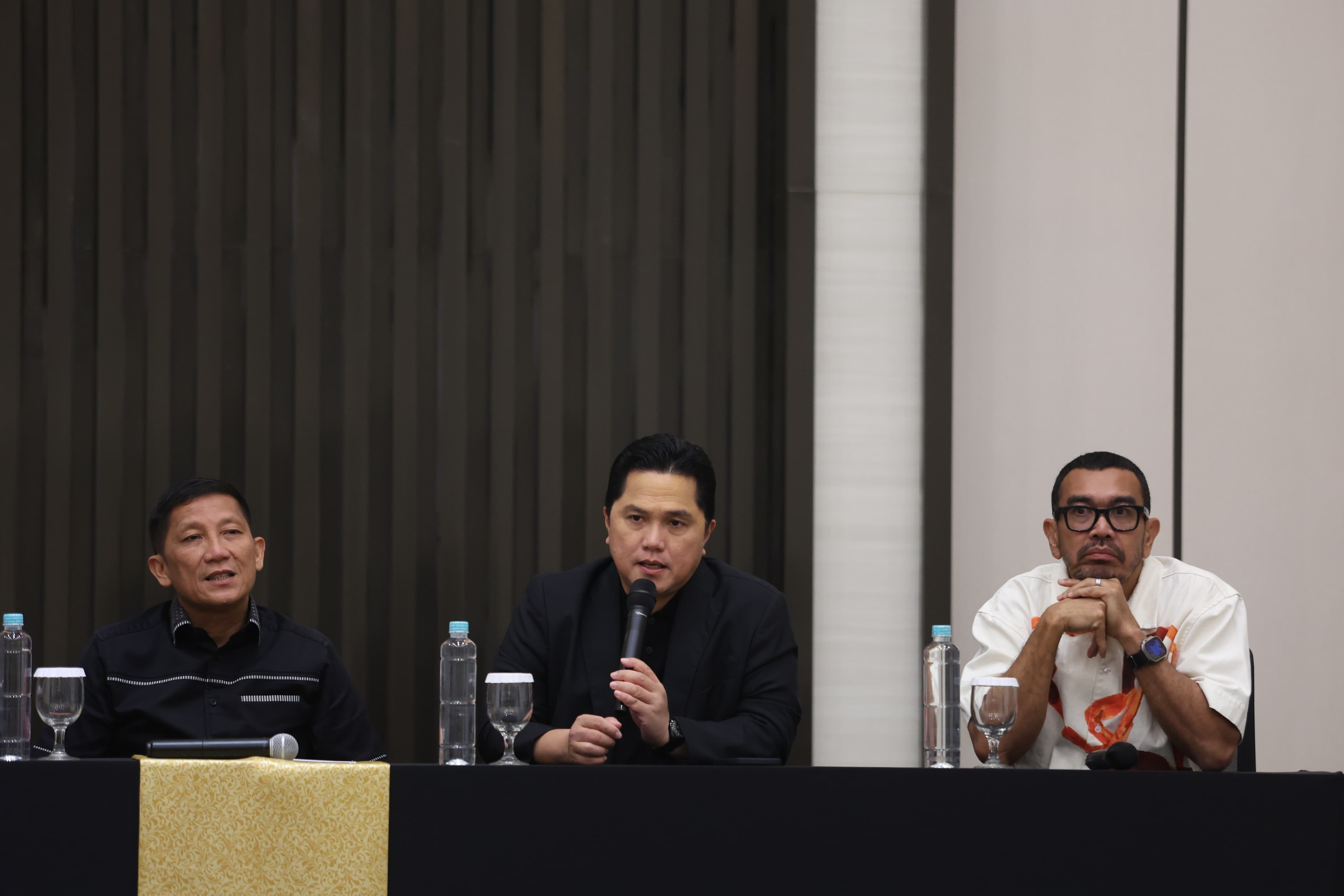 Erick Thohir Pastikan Liga 1 Bakal Kembali Gunakan Wasit Asing, tak Hanya dari Jepang