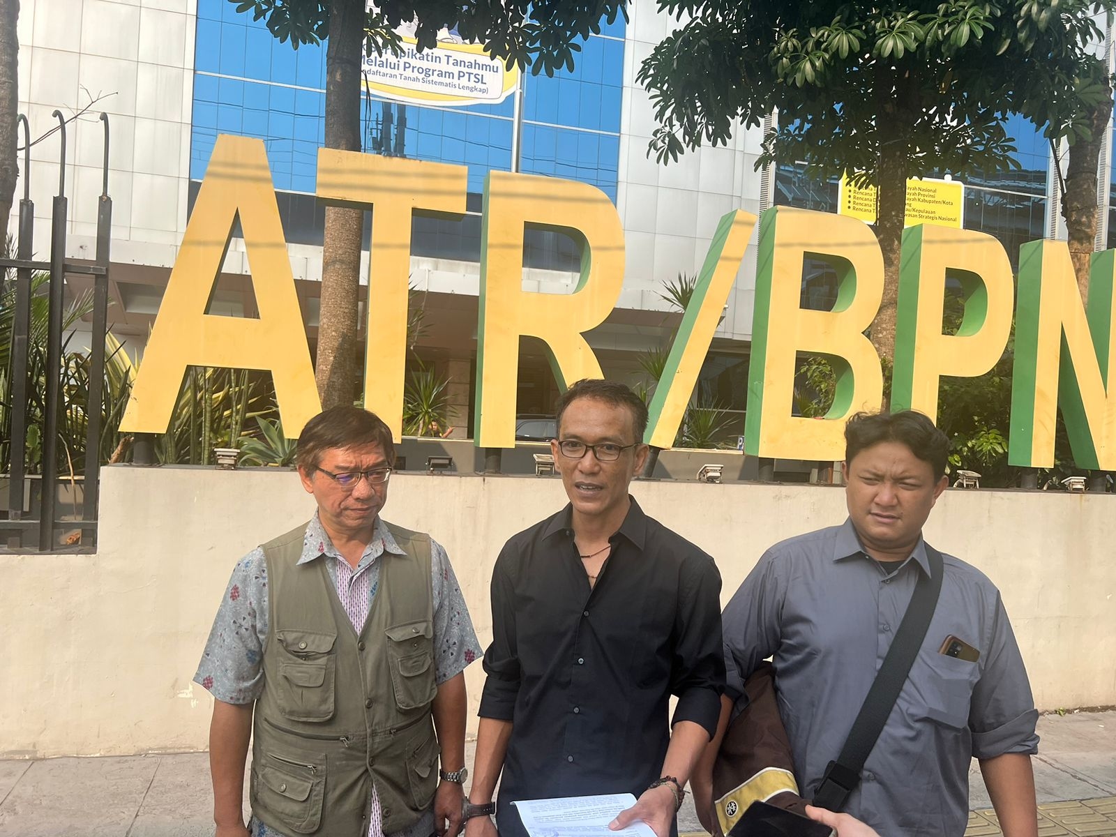 Warga Cianjur Sambangi Kantor AHY, Mengaku Jadi Korban Mafia Tanah