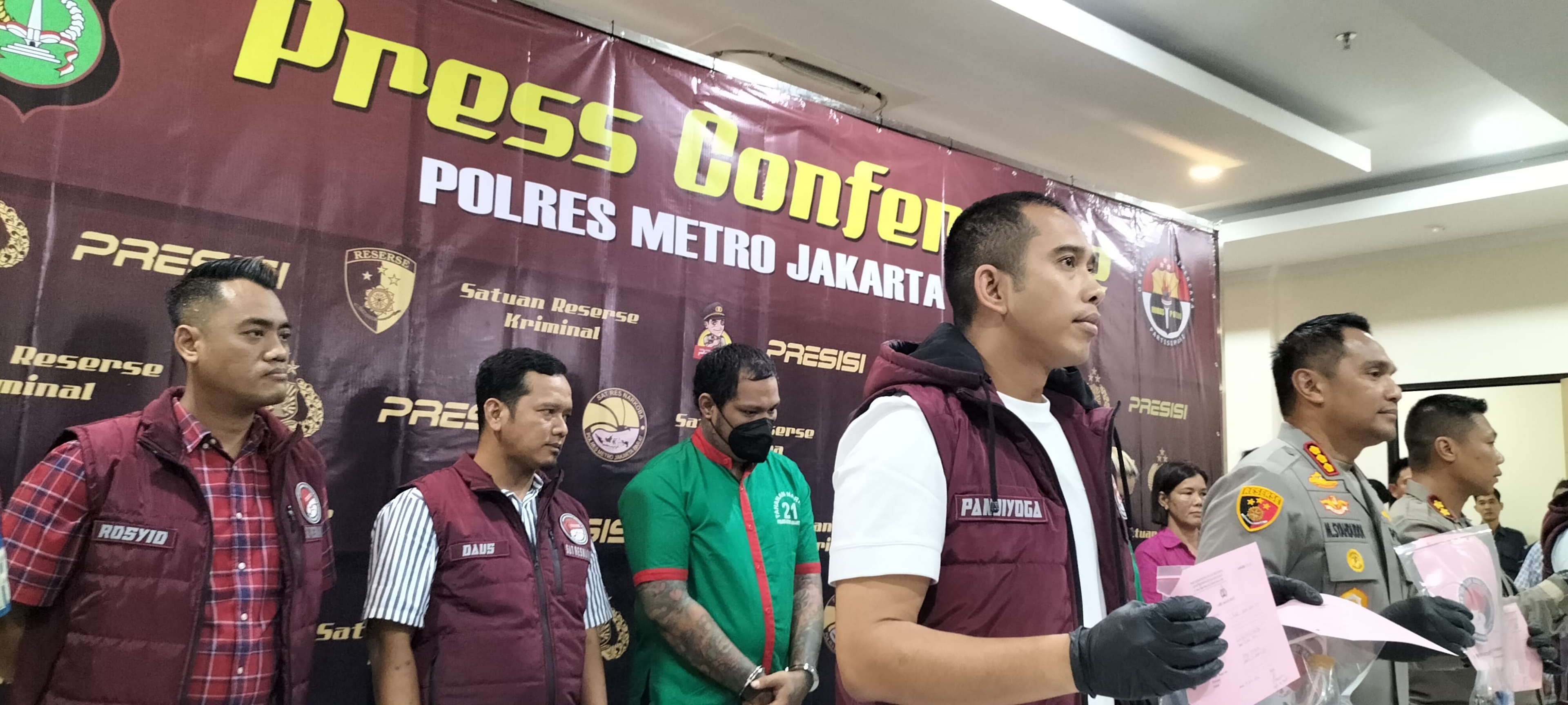 Status Wanita yang Ditangkap Bareng Virgoun karena Narkoba, Pacarnya?