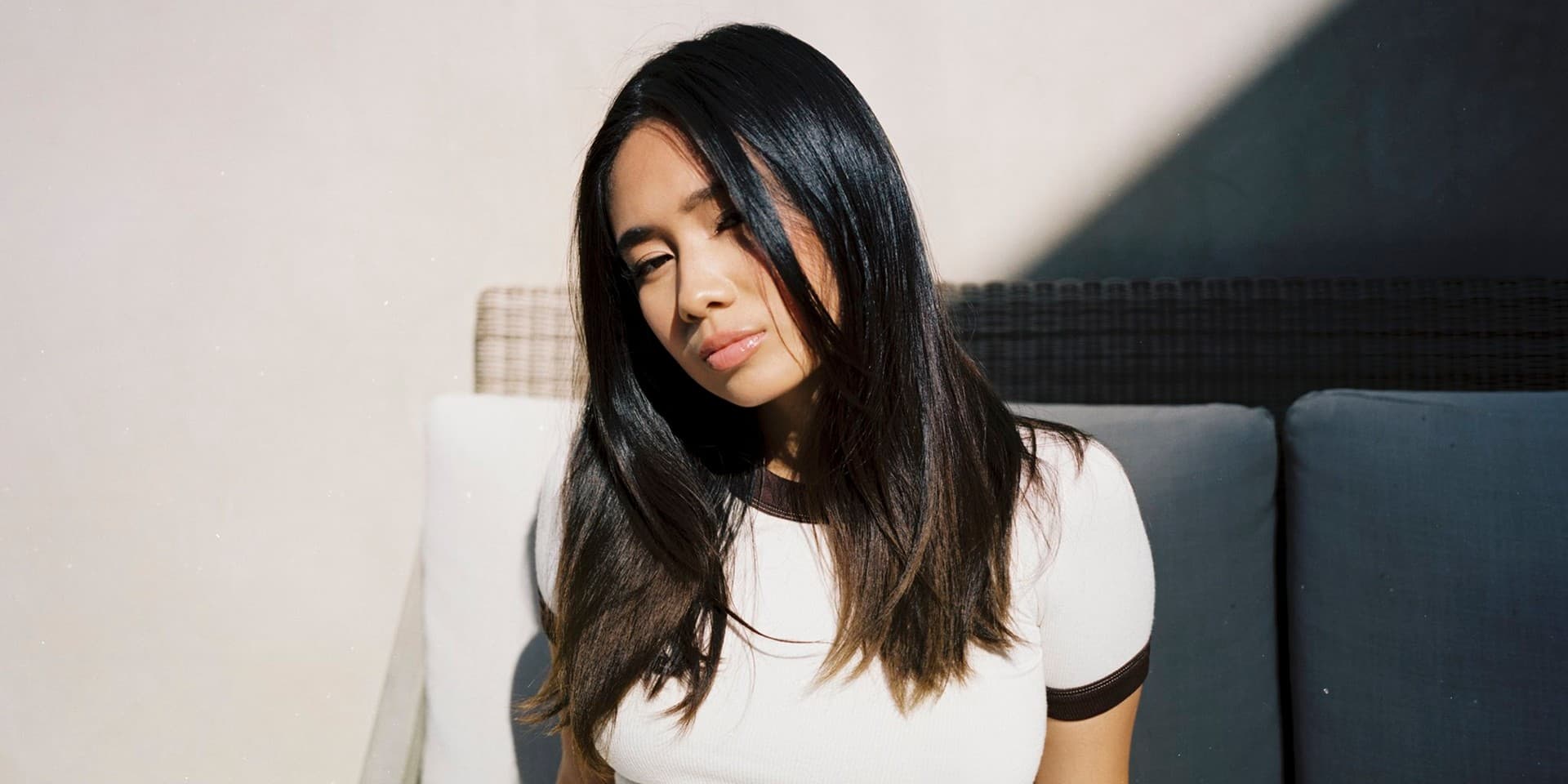 Baru Rilis! Intip Lirik dan Terjemahan Lagu Blue Moon dari NIKI, Menceritakan Berakhirnya Sebuah Hubungan