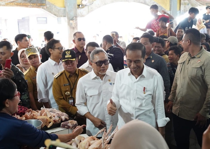 Ditemani Zulhas, Jokowi Dapati Harga-harga Bapok Stabil Setelah Lebaran