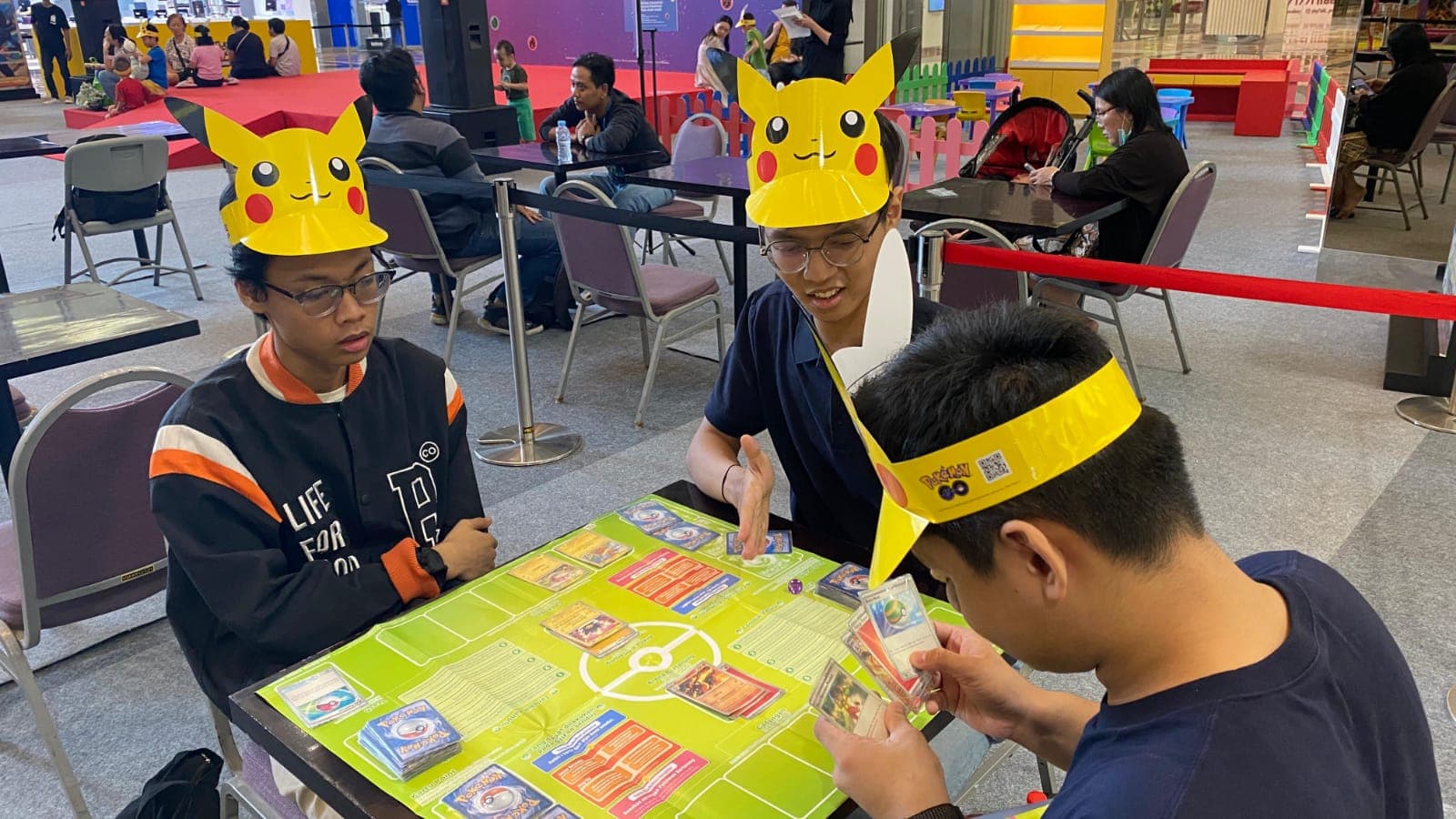 Pokemon Game Kartu Koleksi Hadir di Program Liburan Sekolah Mal Taman Anggrek