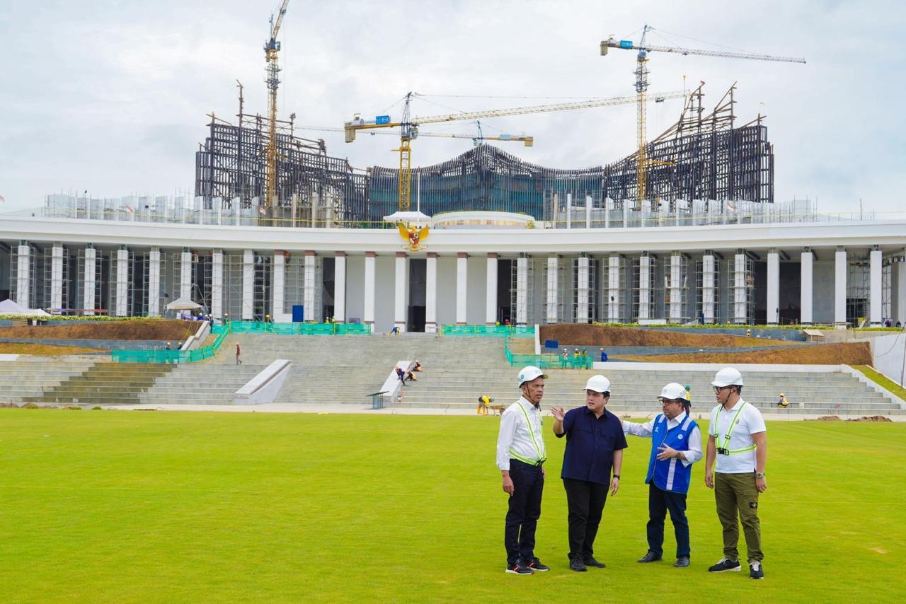 Kunjungi IKN, Erick Thohir Cek Kesiapan BUMN Penuhi Pasokan Listrik dan Gas