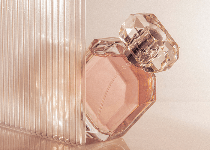 Minyak Wangi Beralkohol Apakah Boleh Dipakai untuk Sholat?