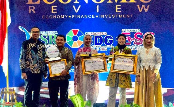 Dukung Pembangunan Berkelanjutan, Pelindo Diganjar Tiga Penghargaan CSR-SDG-ESG Award VII–2024