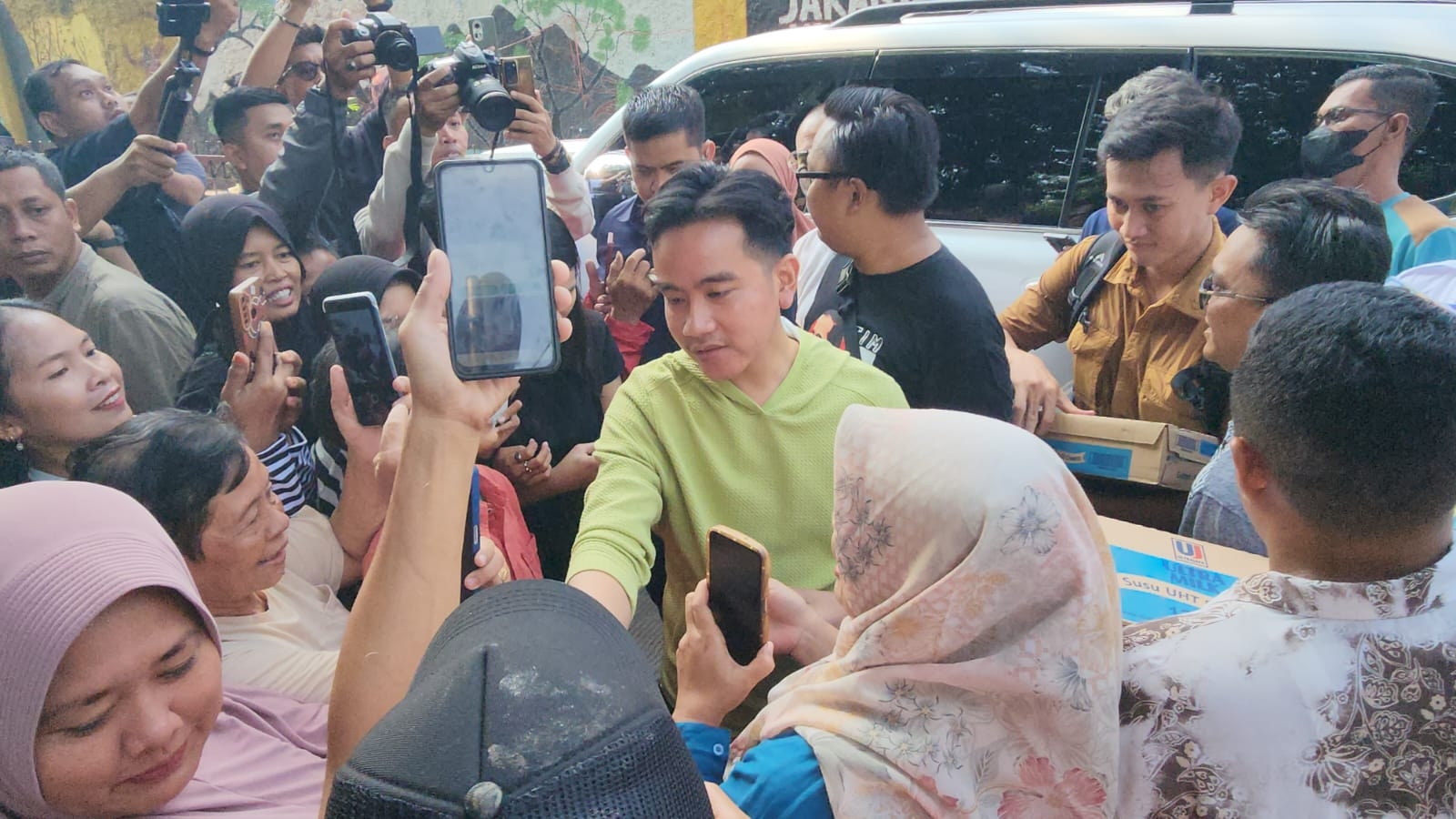 Gibran Blusukan ke 3 Lokasi di Jakarta, Siap Beri Atensi Penuh