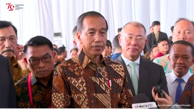Presiden Jokowi Setujui Transformasi Sepak Bola dan Bola Basket Indonesia