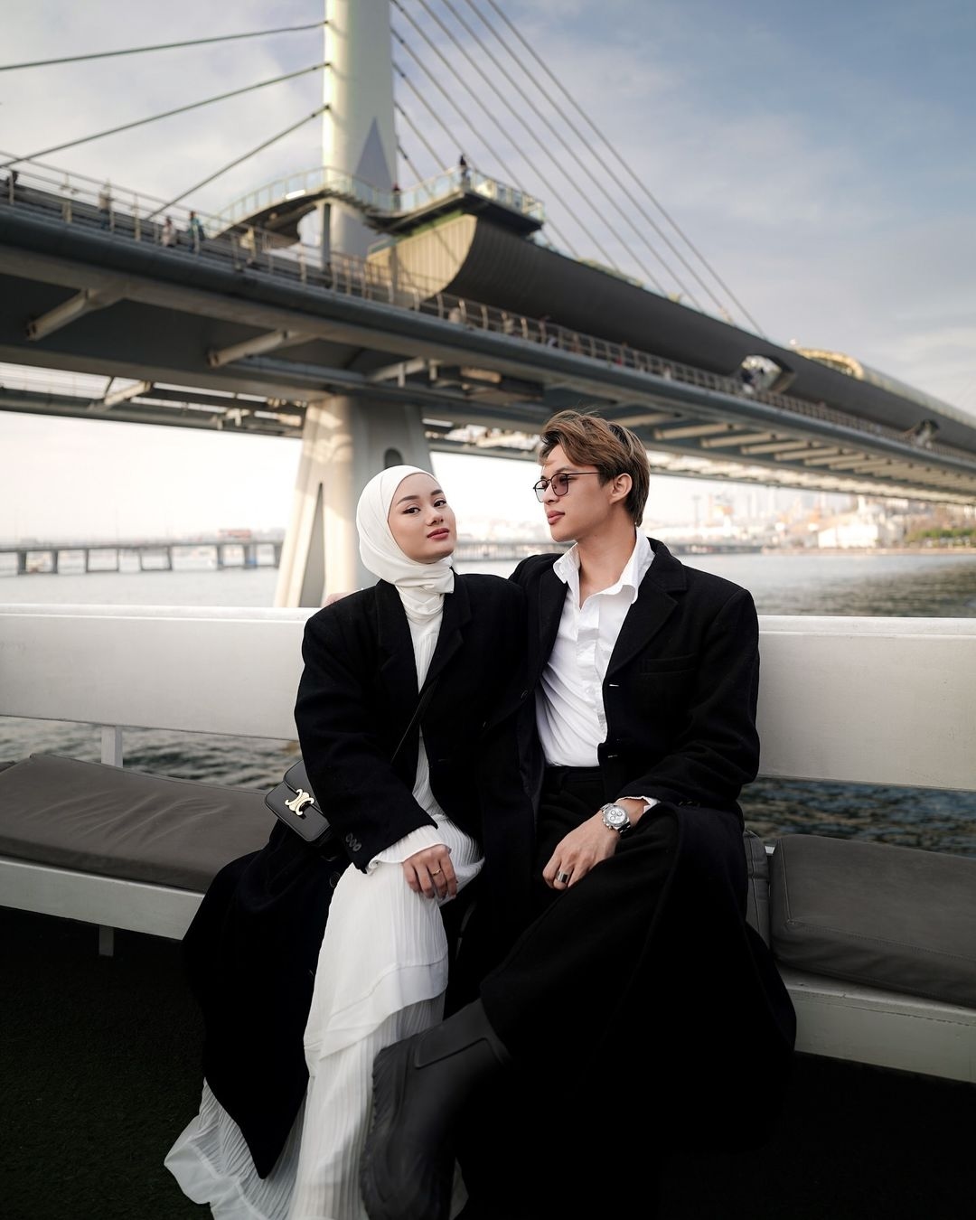 Rey Mbayang Klarifikasi Nama Ayahnya Dicatut untuk Penipuan