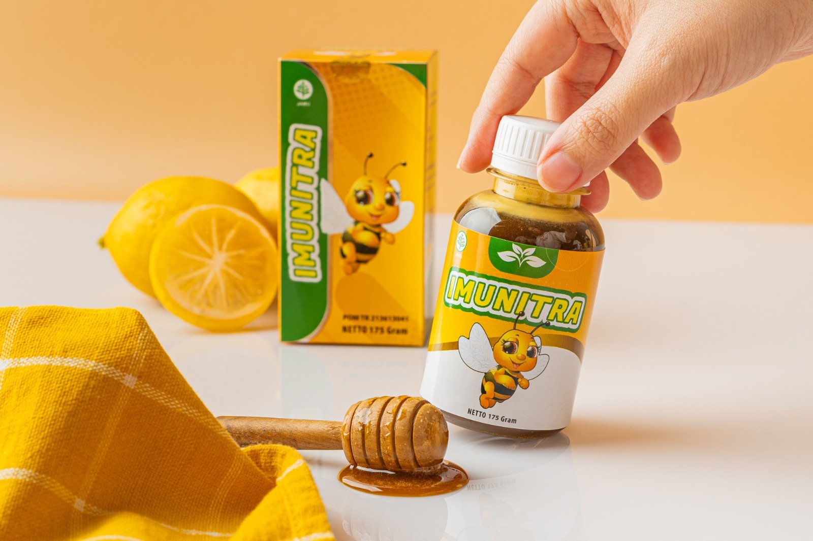 Ingin Anak Bisa Cepat Sembuh dari Sakit? Madu Pilihannya!