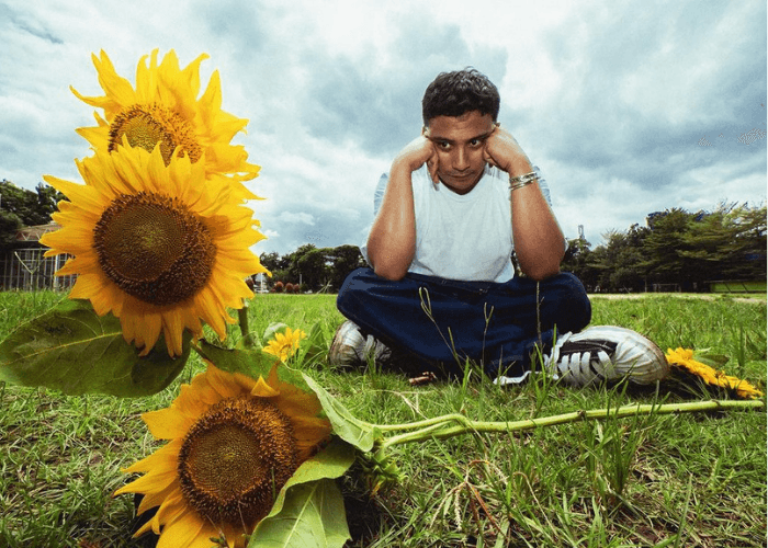 5 Rekomendasi Lagu Terbaik Sal Priadi yang Menyentuh Hati dan penuh Makna