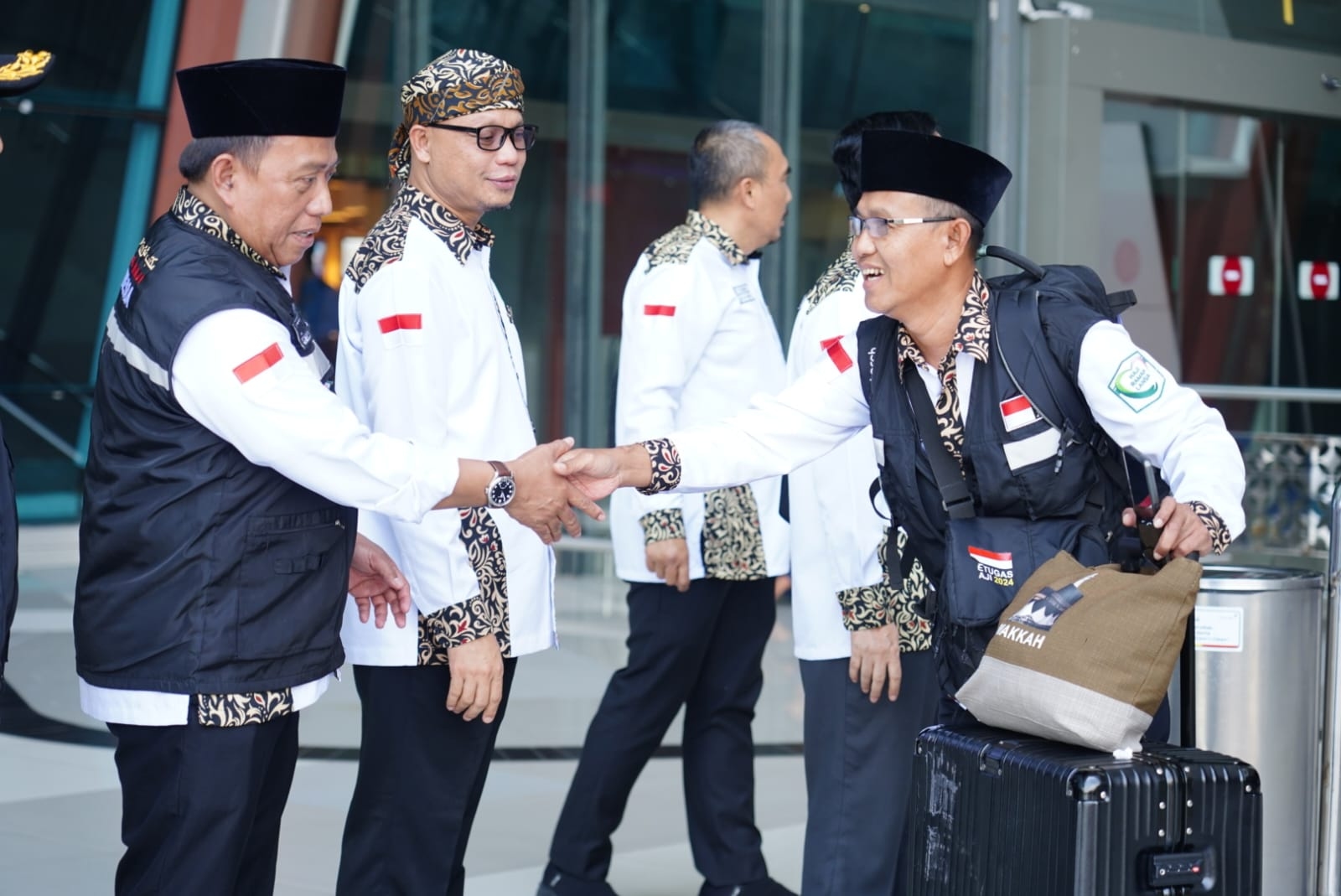 Sambut Petugas Haji, Jemaah: Kami Menyambut Pejuang Luar Biasa