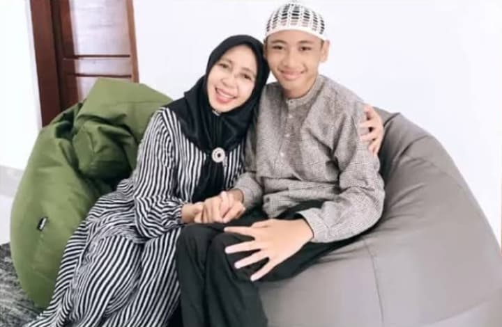 Ibunda Naja Hafiz Quran Meninggal Dunia, Apa Pentingnya Memiliki Anak Saleh saat Orang Tua Wafat?